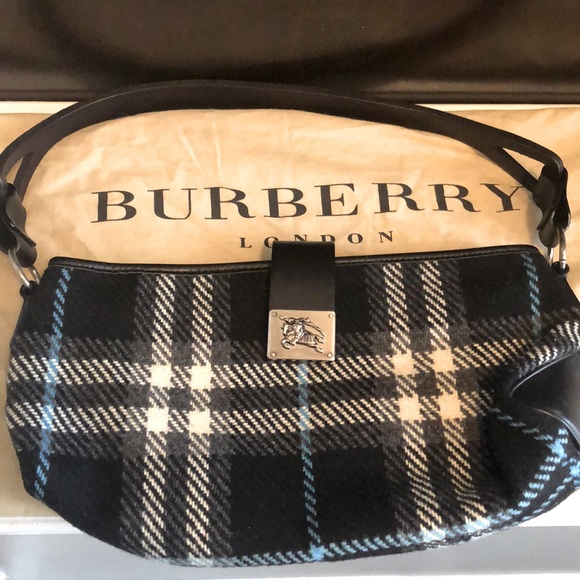 Burberry Handbags - Authentic Burberry wool bag🖤
